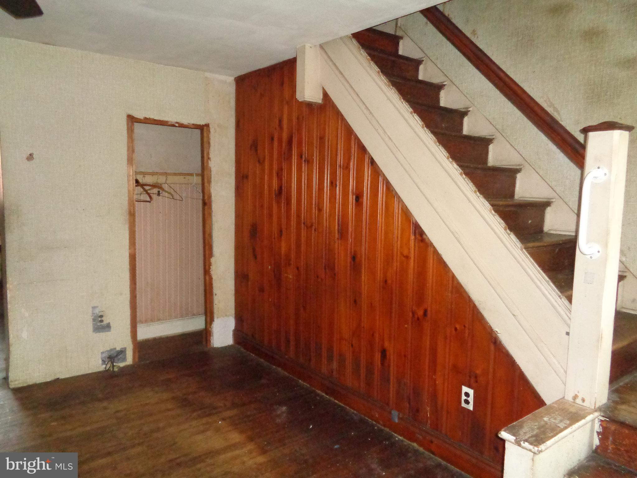 4636 Kraydor Street Philadelphia, PA 19136 - Photo 2 of 13