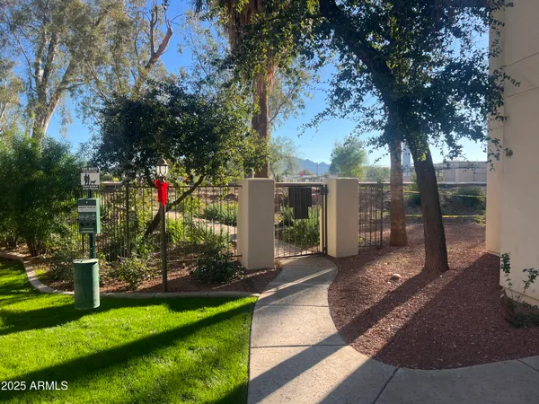 $225,000 | 750 East Northern Avenue, Unit 1055, Phoenix, AZ 85020