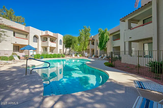 $245,000 | 750 East Northern Avenue, Unit 1055, Phoenix, AZ 85020
