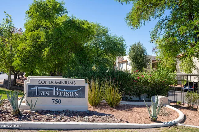 $245,000 | 750 East Northern Avenue, Unit 1055, Phoenix, AZ 85020