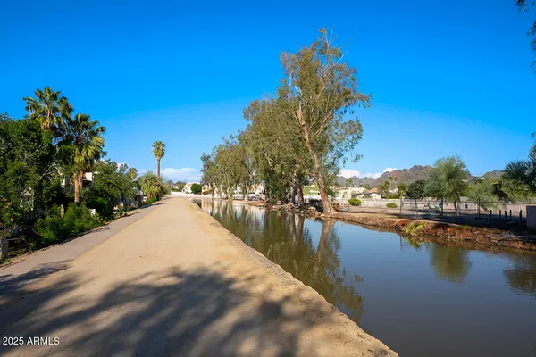 $225,000 | 750 East Northern Avenue, Unit 1055, Phoenix, AZ 85020