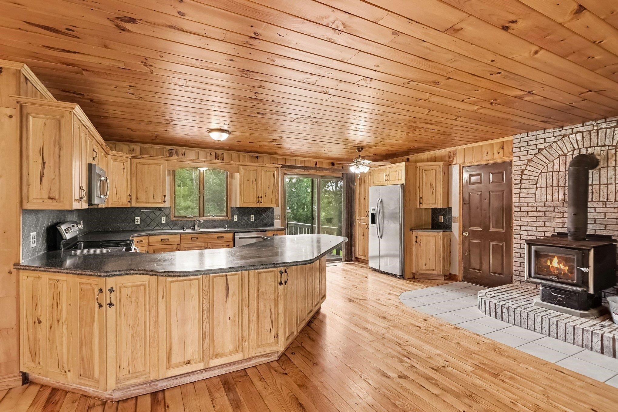1888 East Erickson Road Pinconning, MI 48650 - Photo 11 of 29 Gallery Image 11