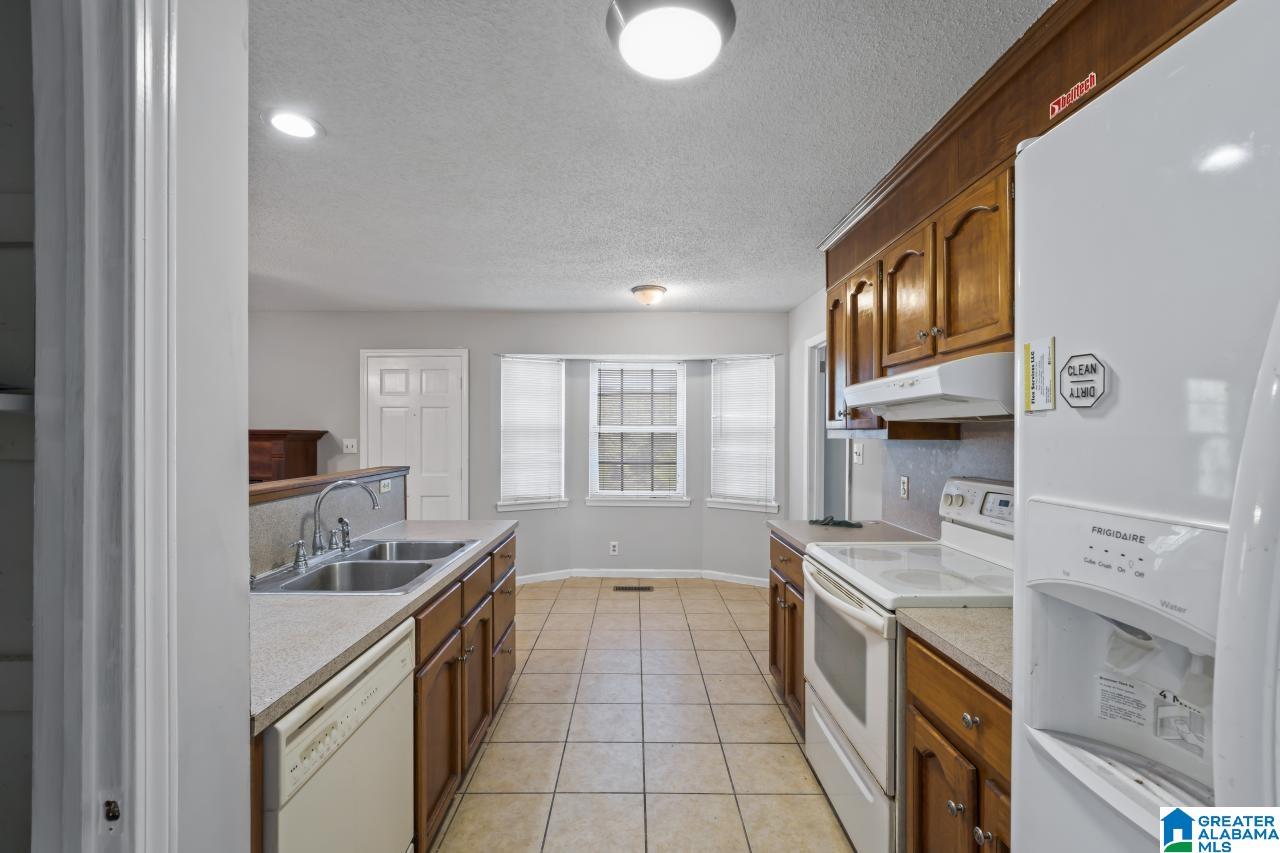1320 Suncrest Road Bessemer, AL 35020 - Photo 18 of 27