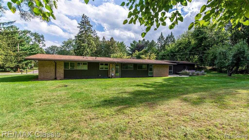29726 Highmeadow Road Farmington Hills, MI 48334 - Photo 11 of 52