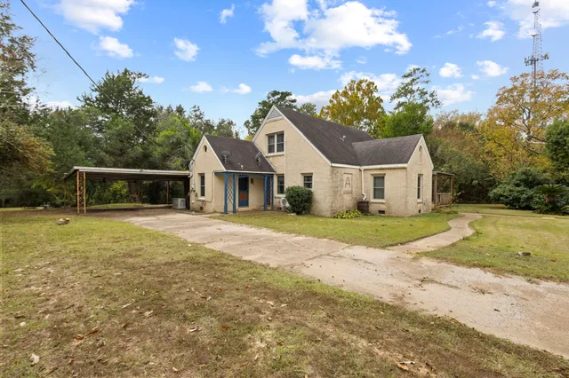 a front view of house with yard