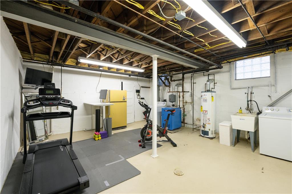 111 Sycamore Drive Pittsburgh, PA 15237 - Photo 21 of 24 a view of a room with gym equipment