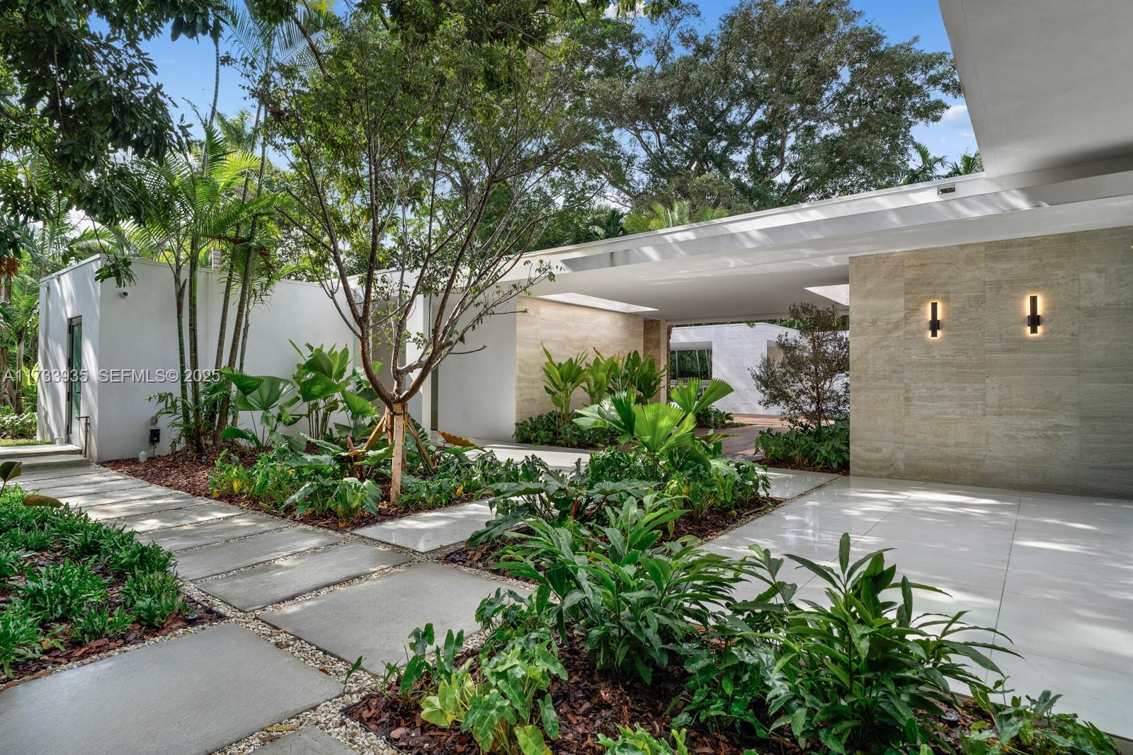 4040 Kiaora Street Miami, FL 33133 - Photo 18 of 70