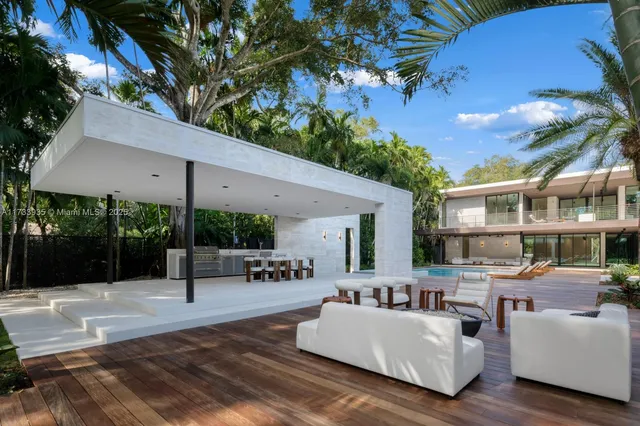 $24,900,000 | 4040 Kiaora Street, Miami, FL 33133