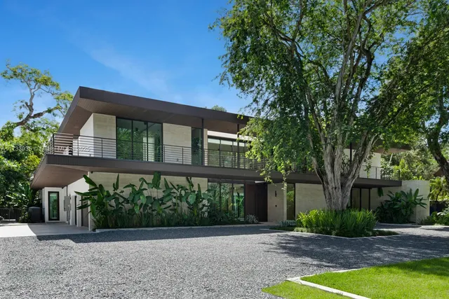 $24,900,000 | 4040 Kiaora Street, Miami, FL 33133