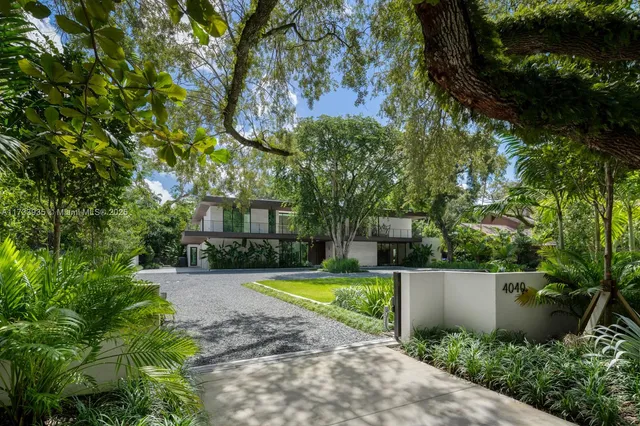$24,900,000 | 4040 Kiaora Street, Miami, FL 33133