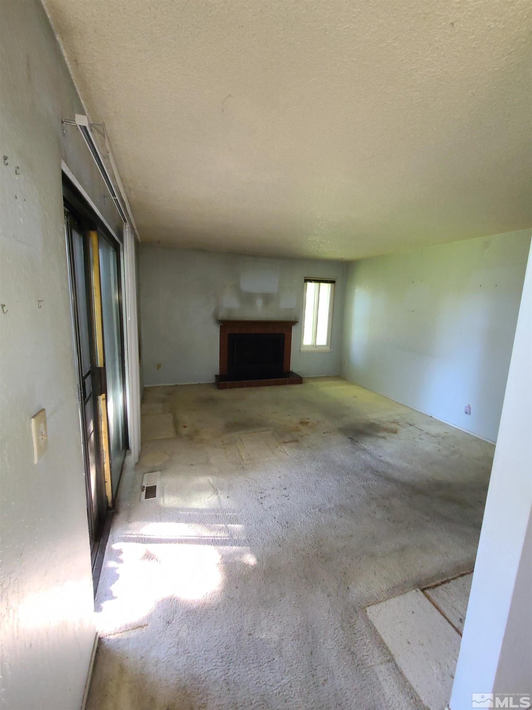 2373 Roundhouse Road Sparks, NV 89431 - Photo 7 of 22 Photo 7