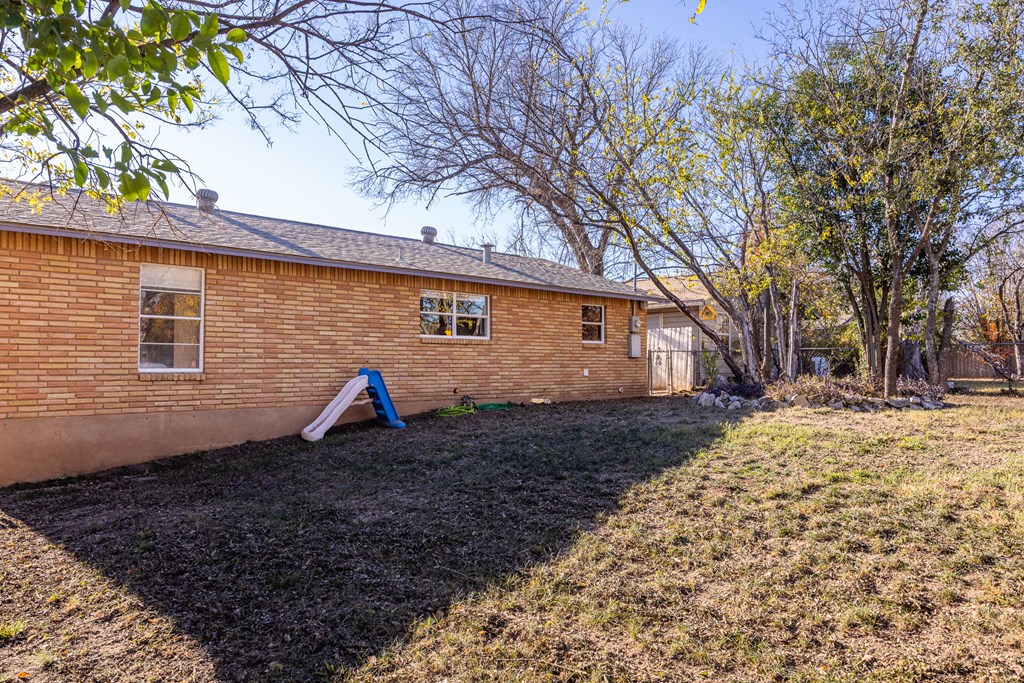 608 Rees Street Kerrville, TX 78028 - Photo 16 of 17