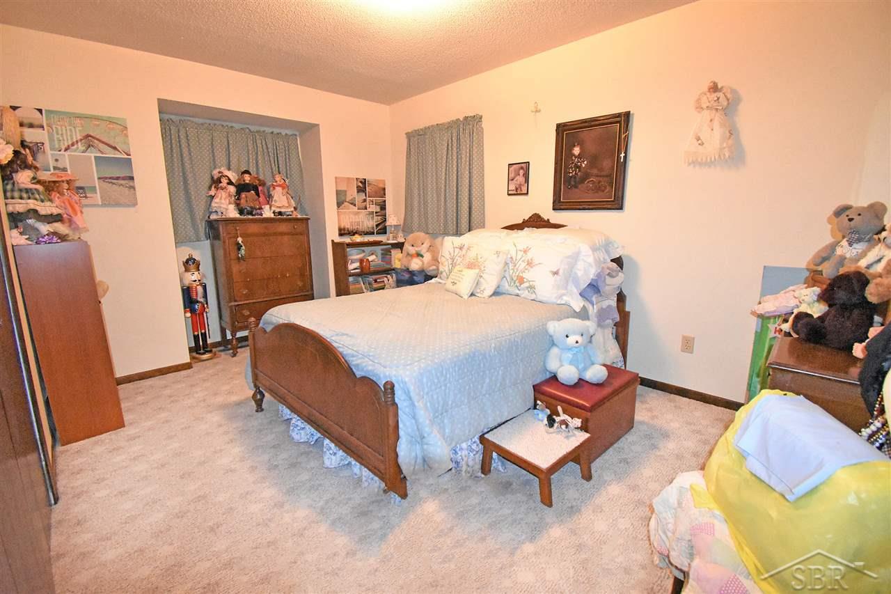 3940 Hackett Road Saginaw, MI 48603 - Photo 8 of 22 Bedroom 2 of 3