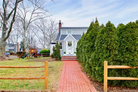 $879,000 | 20 Salisbury Avenue, Garden City, NY 11530