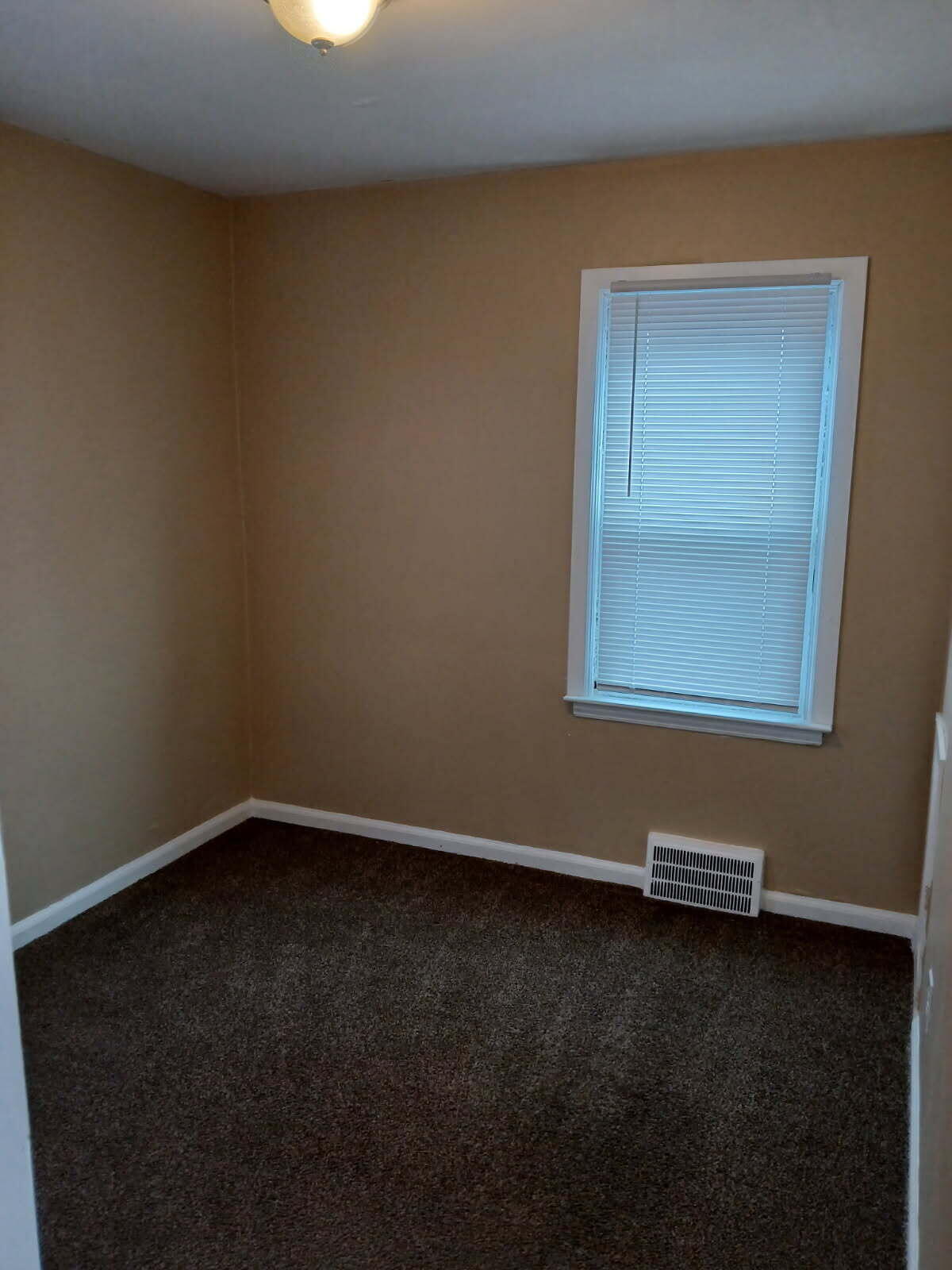 12075 Rossiter Street Detroit, MI 48224 - Photo 3 of 9 image000001(535)
