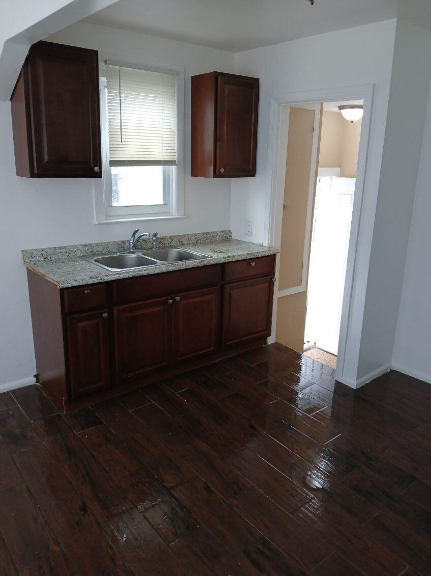 12075 Rossiter Street Detroit, MI 48224 - Photo 4 of 9 image000004(314)