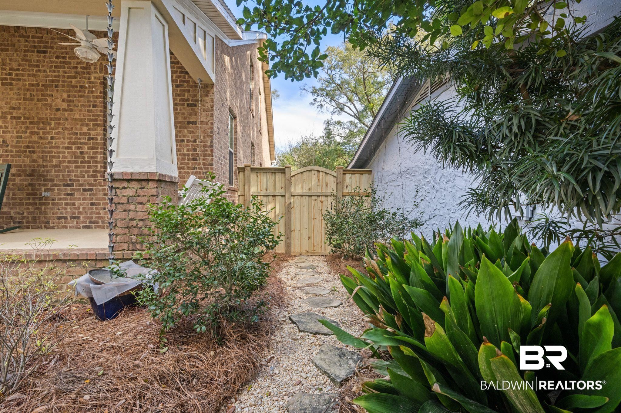 413 Azalea Street Fairhope, AL 36532 - Photo 6 of 46