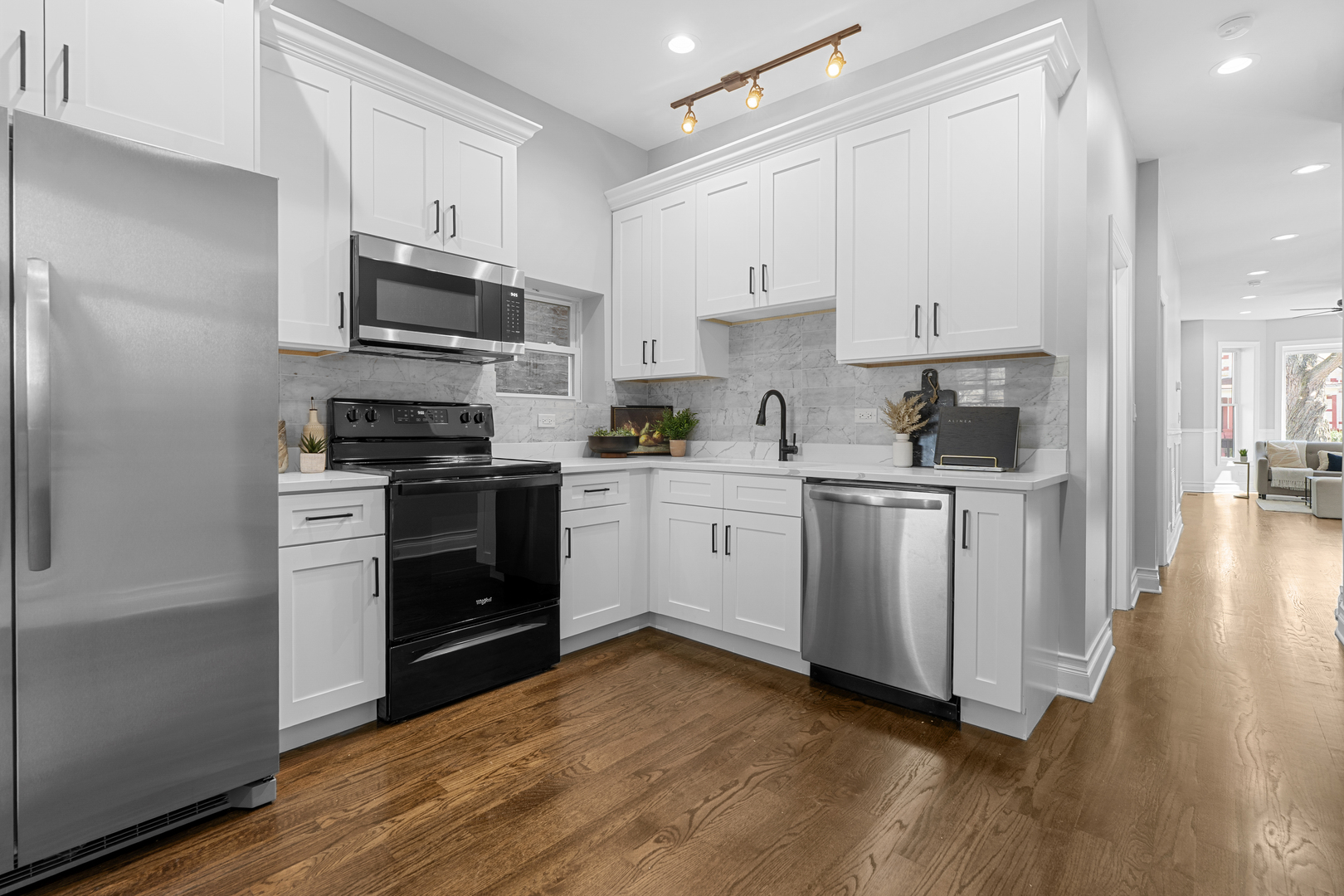 6008 South Carpenter Street Chicago, IL 60621 - Photo 7 of 32