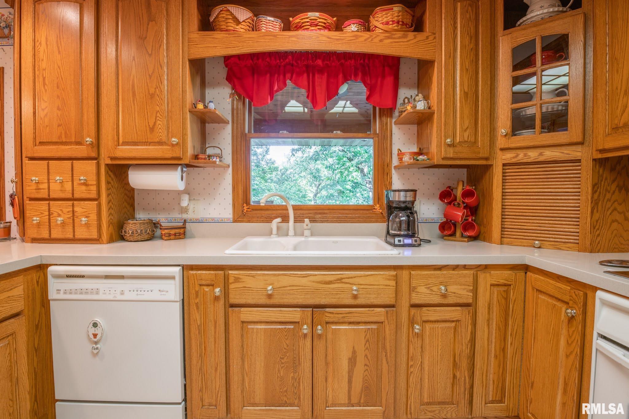 480 Oak Point Road Metamora, IL 61548 - Photo 5 of 53 Gallery Image 5