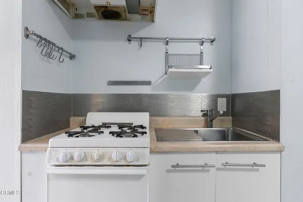 $960,000 | 12446 Herrick Avenue, Sylmar, CA 91342