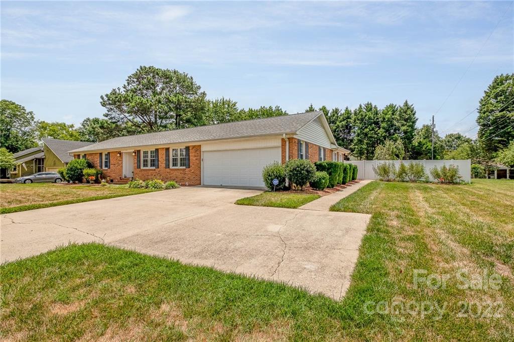 313 Williams Road Harrisburg, NC 28075 - Photo 2 of 31 Gallery Image 2