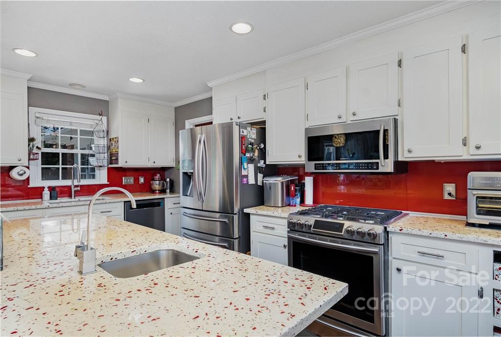 313 Williams Road Harrisburg, NC 28075 - Photo 7 of 31 Gallery Image 7