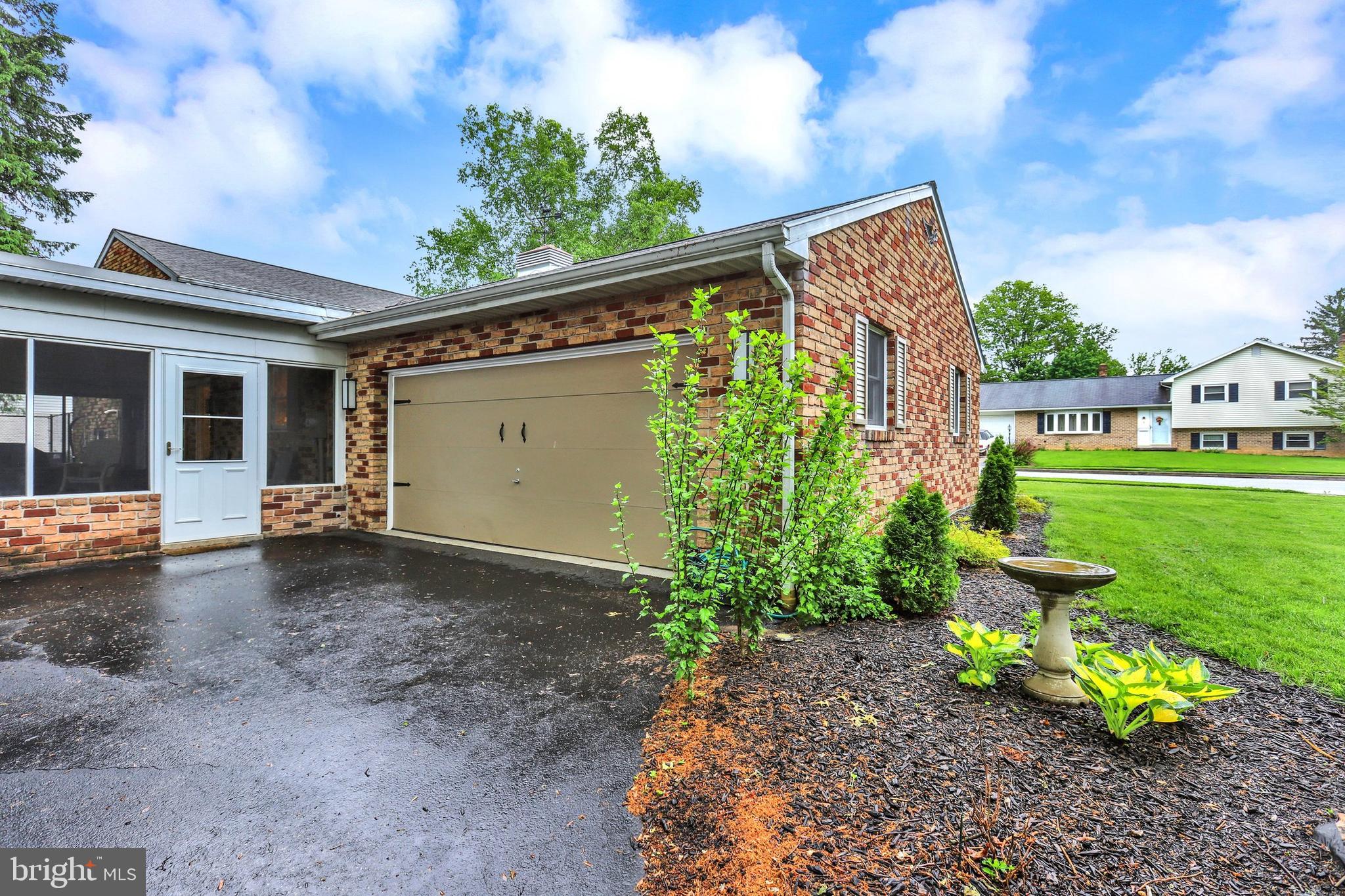 406 Clearview Road Hanover, PA 17331 - Photo 3 of 25 Driveway / Garage