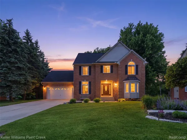 $650,000 | 2842 Manorwood Road, Troy, MI 48085