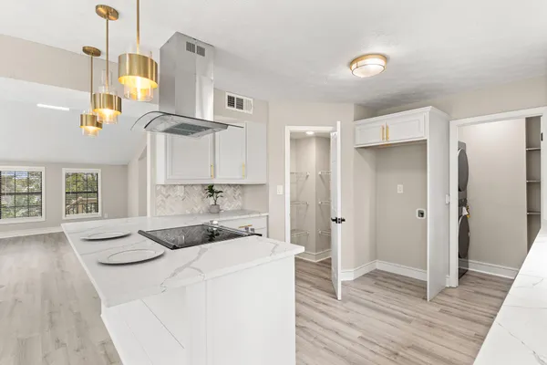 $689,900 | 301 Summit Drive, Destin, FL 32541