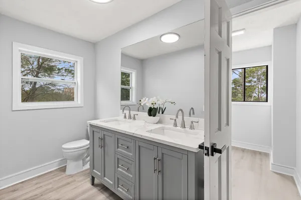 $689,900 | 301 Summit Drive, Destin, FL 32541