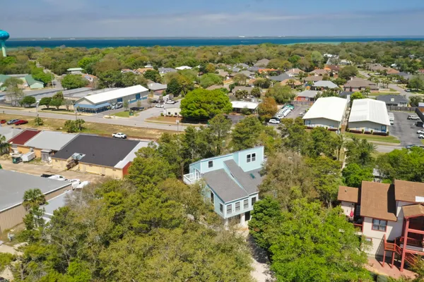 $689,900 | 301 Summit Drive, Destin, FL 32541
