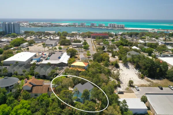 $689,900 | 301 Summit Drive, Destin, FL 32541