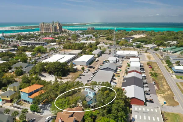 $689,900 | 301 Summit Drive, Destin, FL 32541