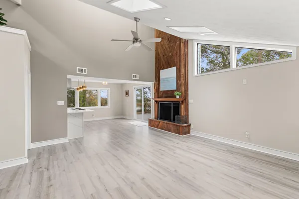 $689,900 | 301 Summit Drive, Destin, FL 32541
