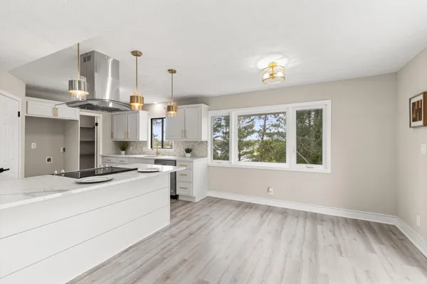 $689,900 | 301 Summit Drive, Destin, FL 32541