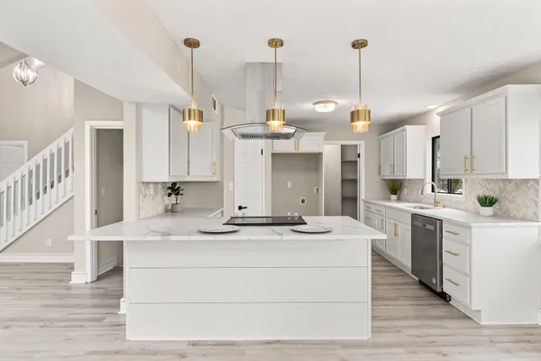 $689,900 | 301 Summit Drive, Destin, FL 32541