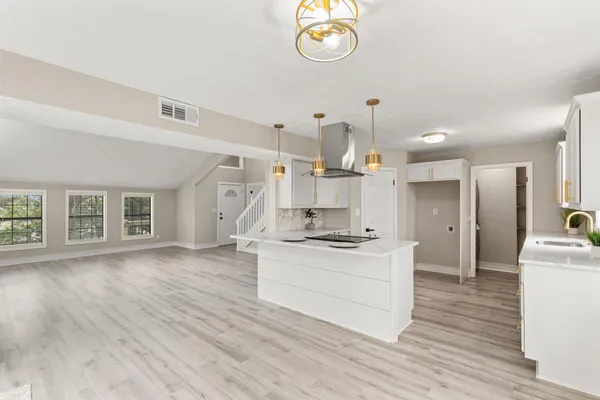 $689,900 | 301 Summit Drive, Destin, FL 32541