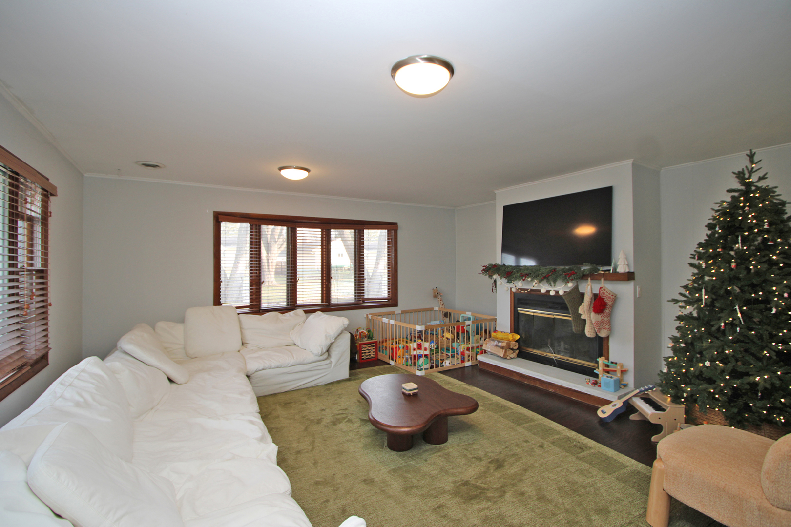33 Johnathan Road Lake Zurich, IL 60047 - Photo 11 of 22 Gallery Image 11