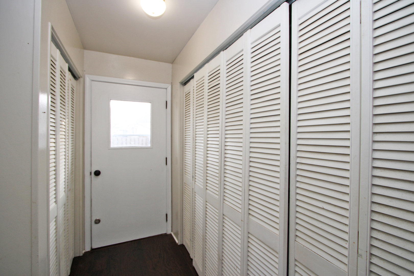 33 Johnathan Road Lake Zurich, IL 60047 - Photo 12 of 22 Gallery Image 12
