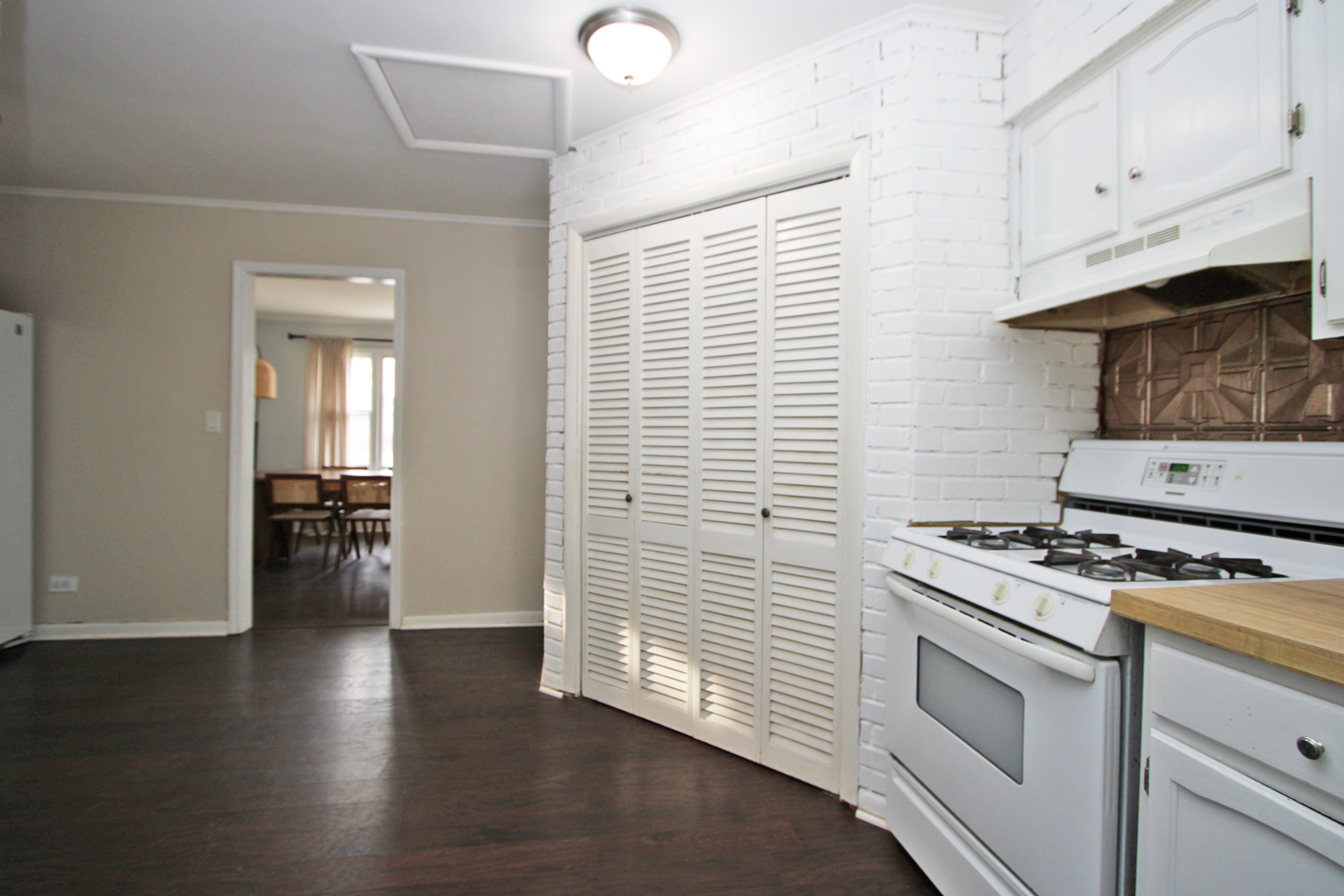 33 Johnathan Road Lake Zurich, IL 60047 - Photo 10 of 22 Gallery Image 10