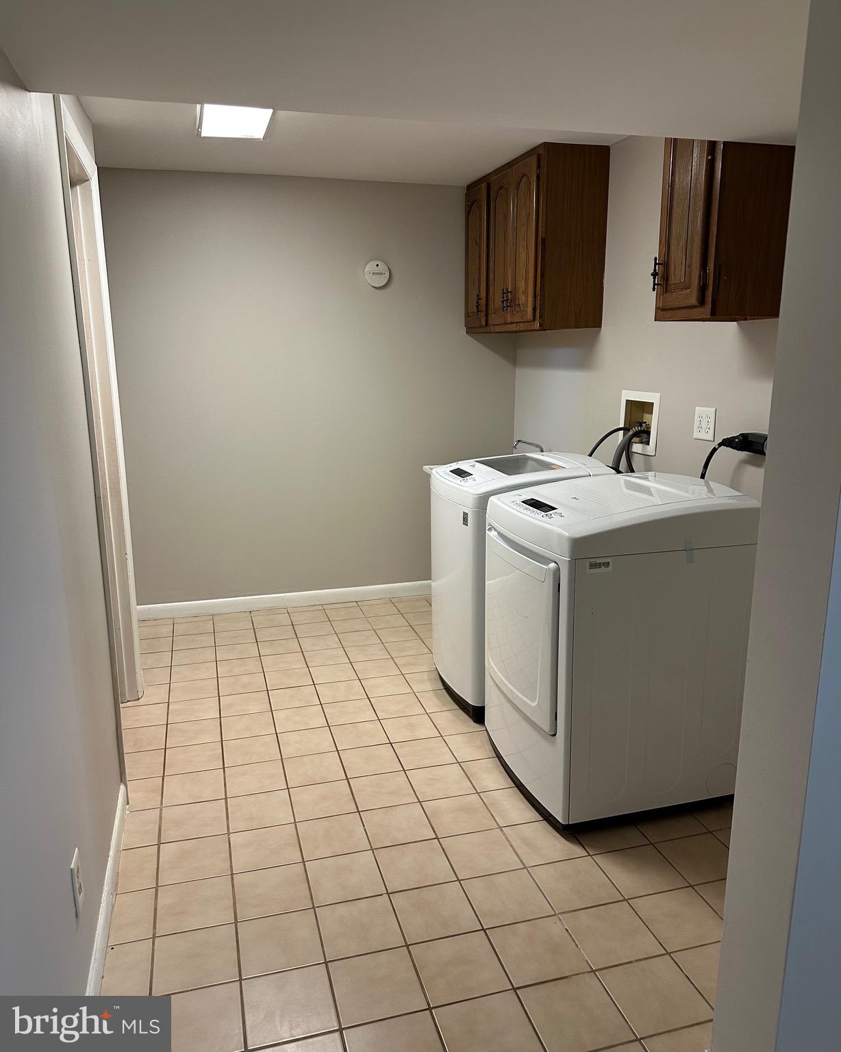 6020 Hanover Road Hanover, MD 21076 - Photo 21 of 42 a utility room with dryer and washer