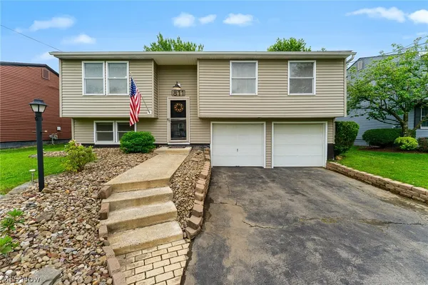 $239,900 | 811 Illinois Avenue, McDonald, OH 44437