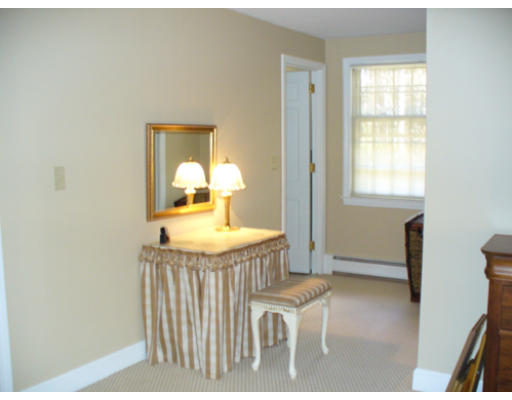 28 Phillips Road Sudbury, MA 01776 - Photo 13 of 22