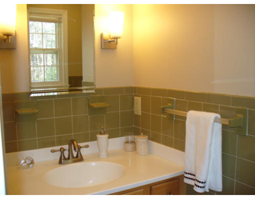 28 Phillips Road Sudbury, MA 01776 - Photo 14 of 22