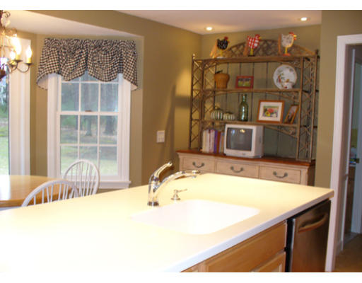 28 Phillips Road Sudbury, MA 01776 - Photo 6 of 22