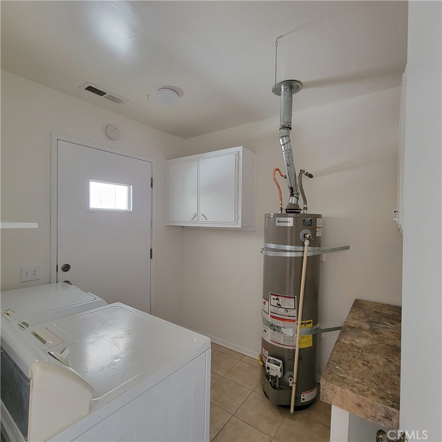 29084 Desert Hills Road Menifee, CA 92586 - Photo 16 of 22 laundry room