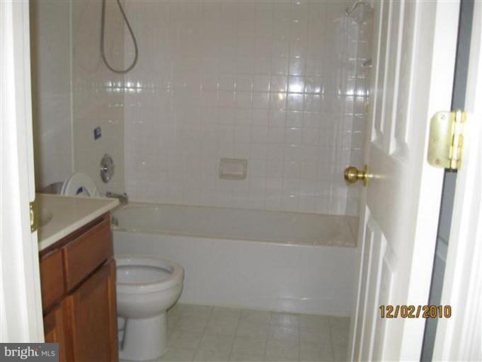5 Caterham Court Rosedale, MD 21237 - Photo 4 of 14 Bath #2