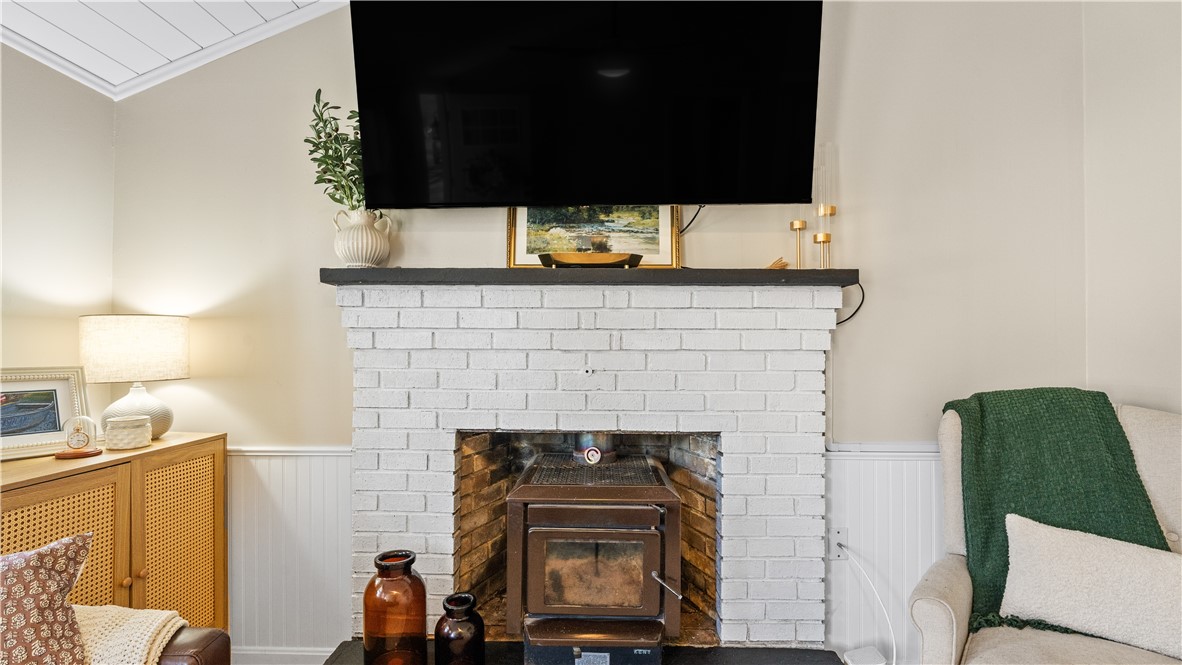 410 Field Hill Road Scituate, RI 02815 - Photo 9 of 38