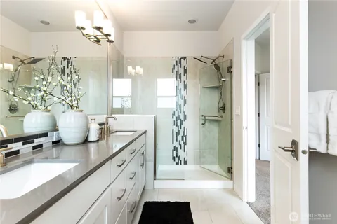 $1,225,000 | 1429 8th Avenue Northeast, Unit 8, Issaquah, WA 98029