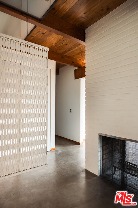 2020 Mayview Drive Los Angeles, CA 90027 - Photo 11 of 38